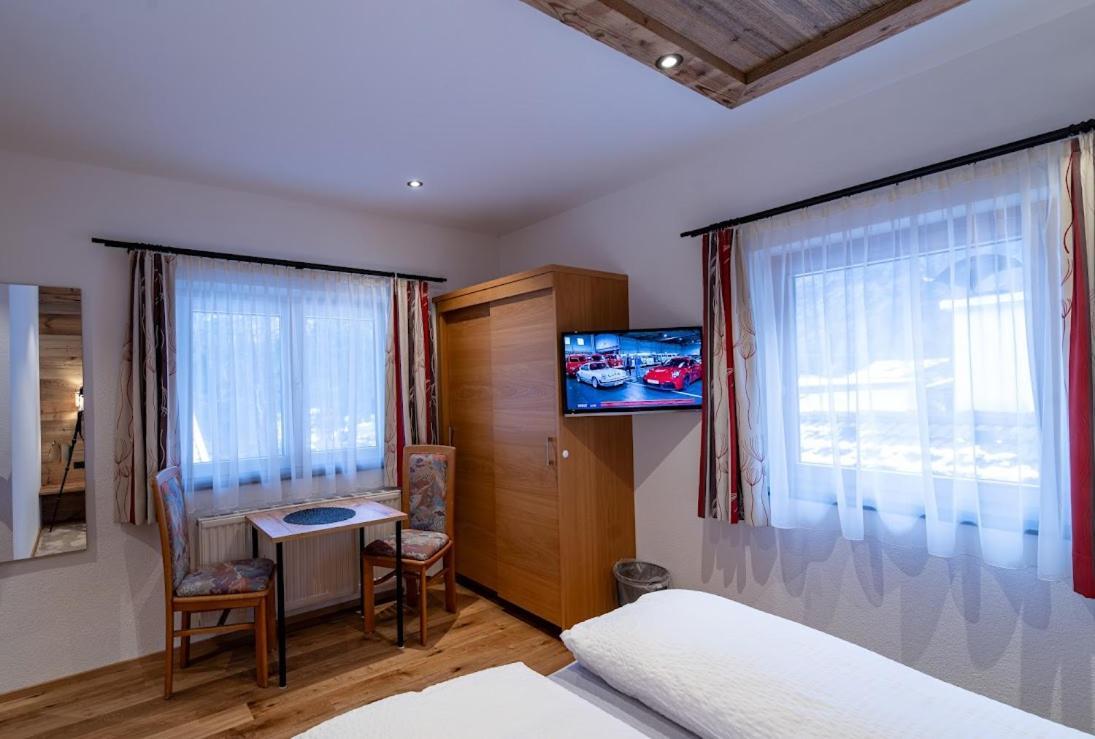 Haus Gisela Hotel Oetz Bagian luar foto