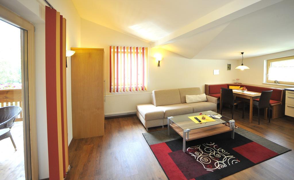 Haus Gisela Hotel Oetz Bagian luar foto