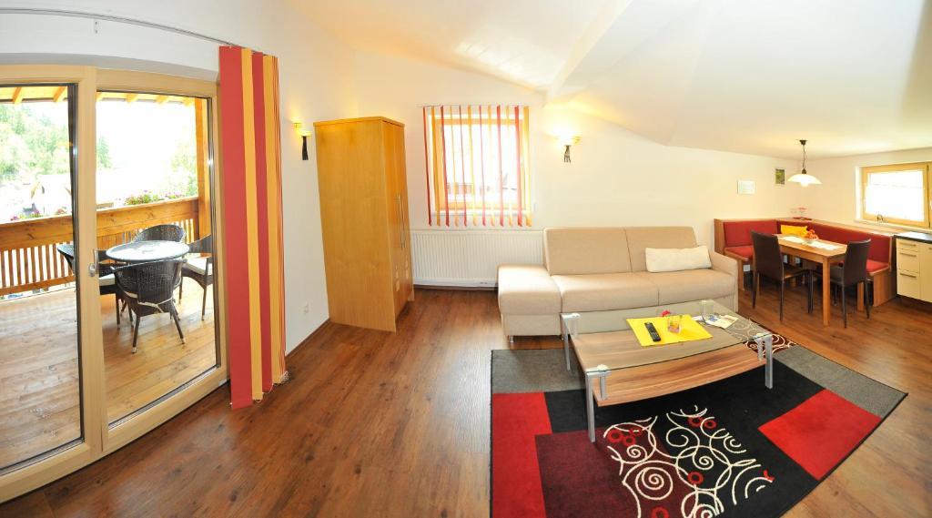 Haus Gisela Hotel Oetz Ruang foto