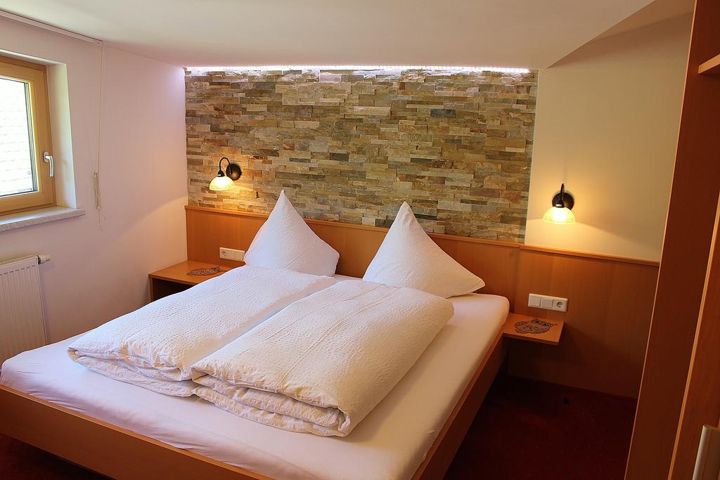 Haus Gisela Hotel Oetz Bagian luar foto