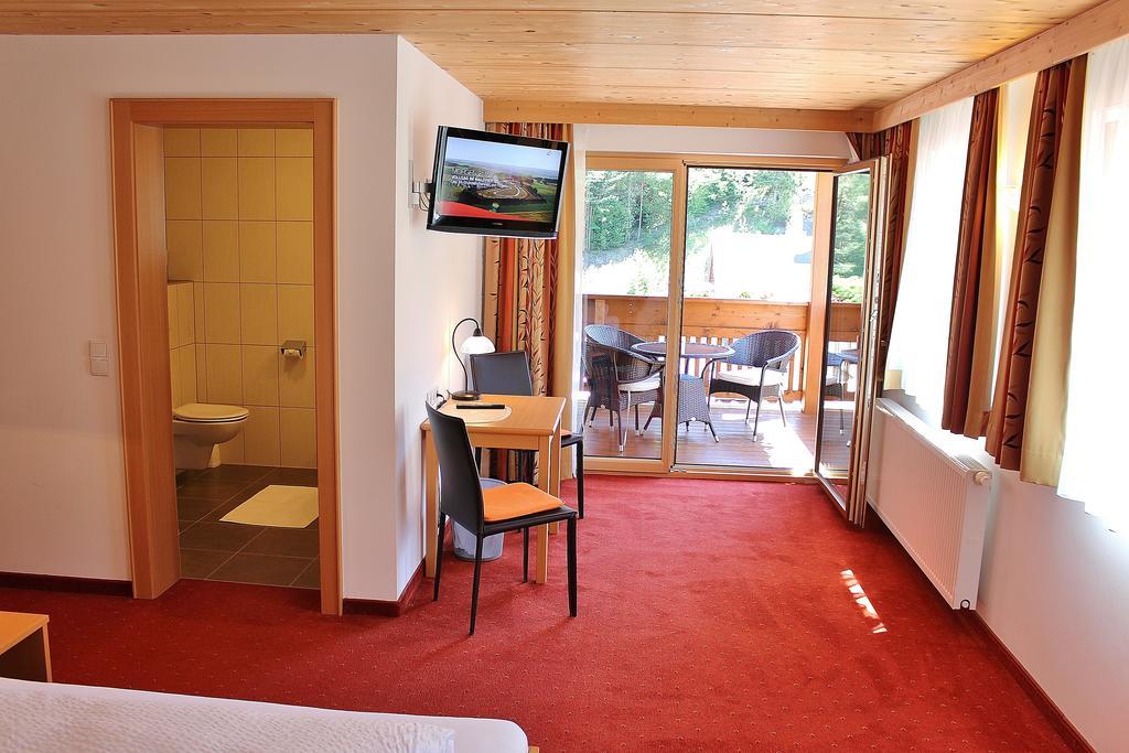 Haus Gisela Hotel Oetz Bagian luar foto